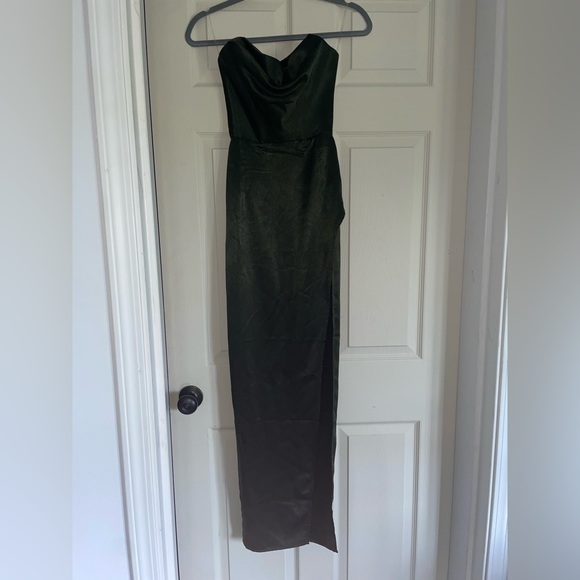 Oh Polly Causing Drama Thigh Split Satin Maxi Dress in Dark Green size 0 - Picture 3 of 4